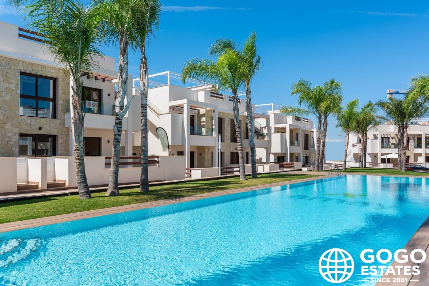 2 soveværelse Bungalow til salg i Torrevieja med swimmingpool garage - € 300.000 (Ref: 10164449)