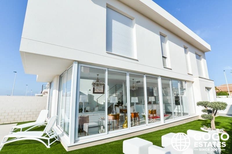 4 bedroom Villa for sale in Gran Alacant with pool - € 805,000 (Ref: 10164497)