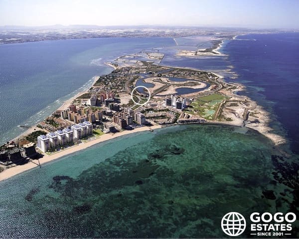 3 makuuhuone Rivitalo myytävänä paikassa La Manga del Mar Menor mukana uima-altaan 
autotalli - 780 000 € (Ref: 10164537)