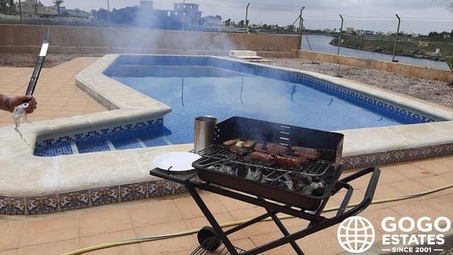 3 makuuhuone Rivitalo myytävänä paikassa La Manga del Mar Menor mukana uima-altaan 
autotalli - 780 000 € (Ref: 10164537)
