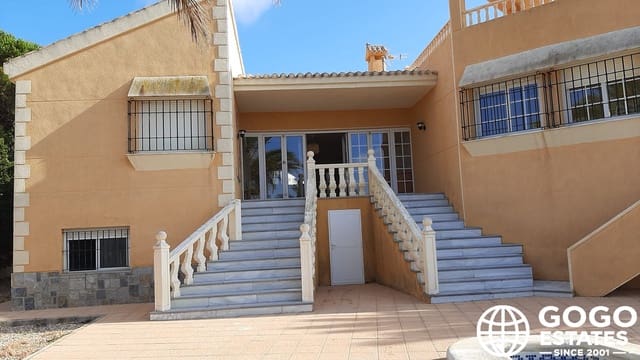 3 makuuhuone Rivitalo myytävänä paikassa La Manga del Mar Menor mukana uima-altaan 
autotalli - 780 000 € (Ref: 10164537)