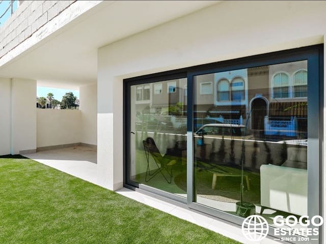 Bungalow de 2 habitaciones en Playa de los Náufragos, Torrevieja en venta con piscina garaje - 380.000 € (Ref: 10164661)