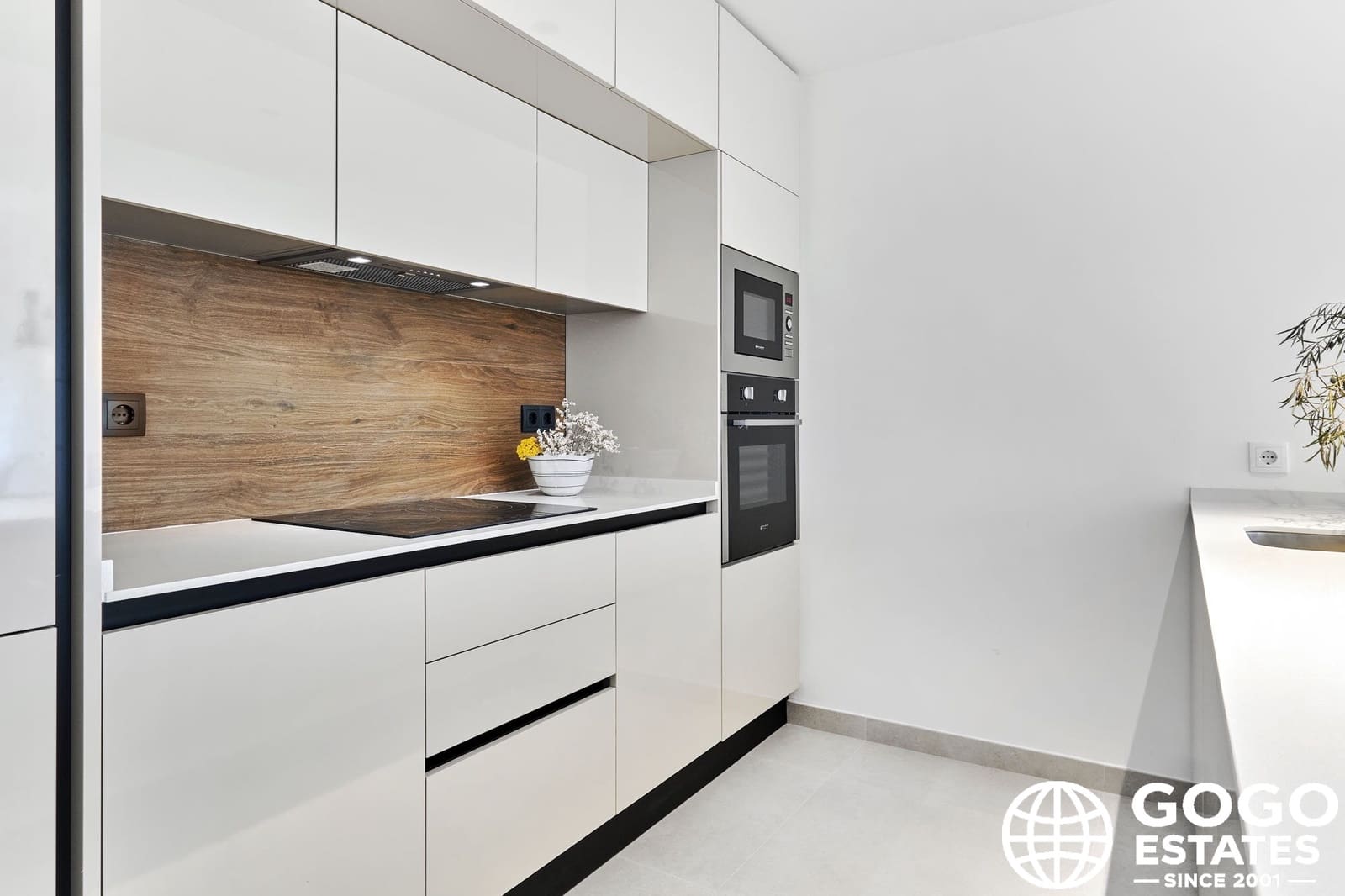 Bungalow de 2 habitaciones en Torrevieja en venta con piscina garaje - 380.000 € (Ref: 10164661)
