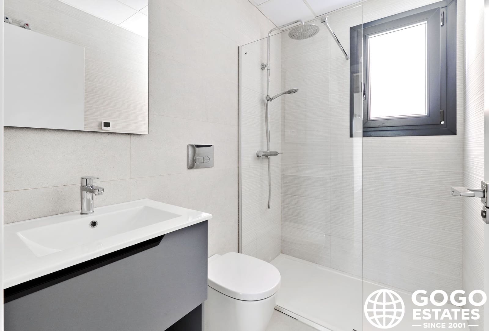 Bungalow de 2 habitaciones en Torrevieja en venta con piscina garaje - 380.000 € (Ref: 10164661)