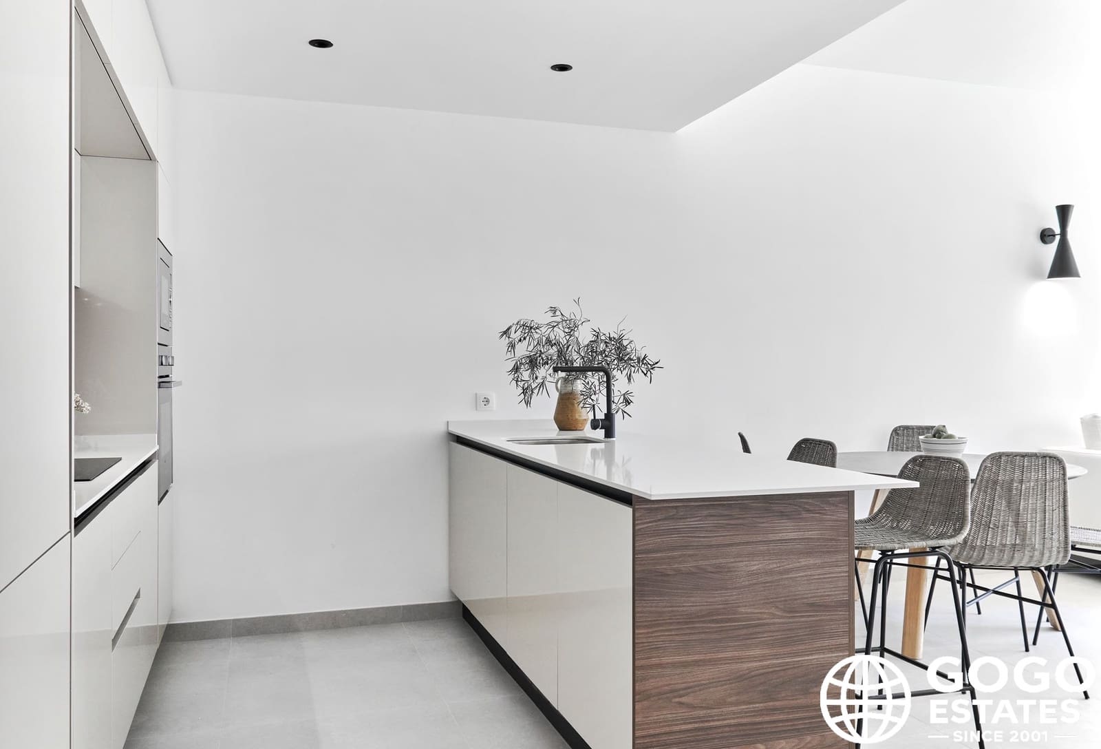 Bungalow de 2 habitaciones en Torrevieja en venta con piscina garaje - 380.000 € (Ref: 10164661)