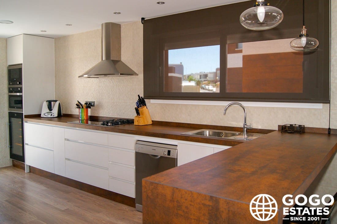 4 bedroom Villa for sale in Gran Alacant with garage - € 792,000 (Ref: 10164671)