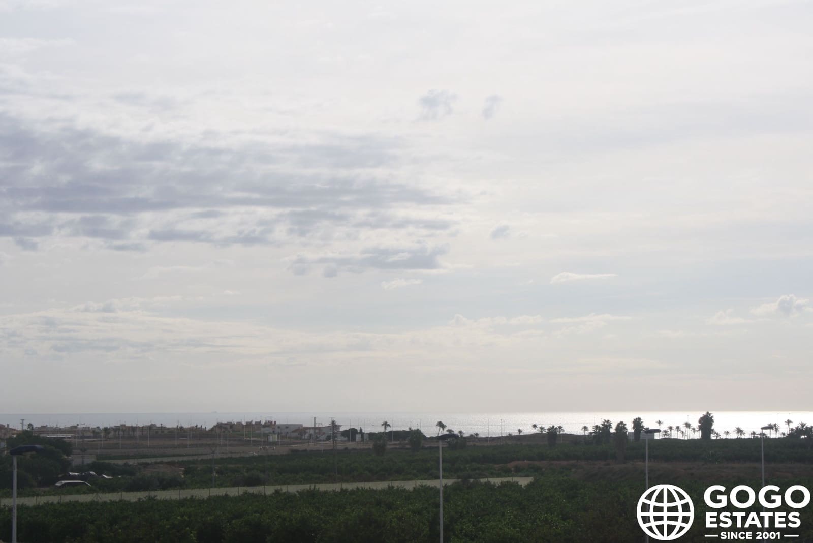 2 soverom Kjedet enebolig til salgs i Torrevieja med svømmebasseng garasje - € 330 000 (Ref: 9970912)