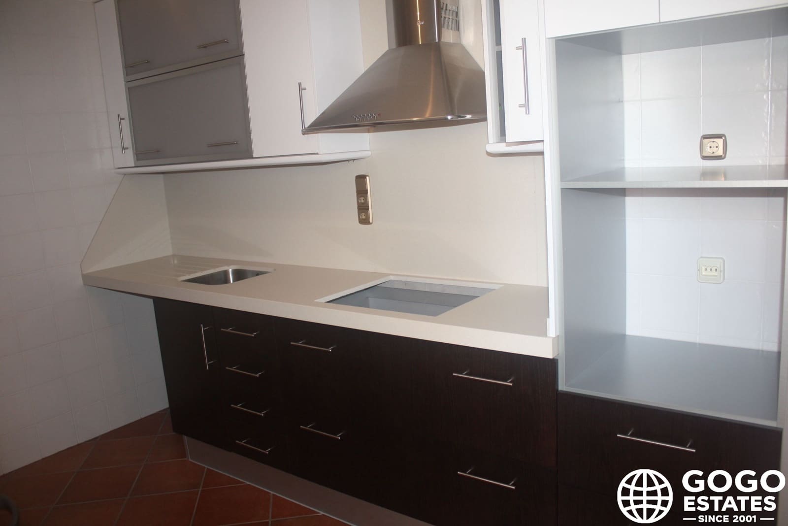 2 soverom Kjedet enebolig til salgs i Torrevieja med svømmebasseng garasje - € 330 000 (Ref: 9970912)