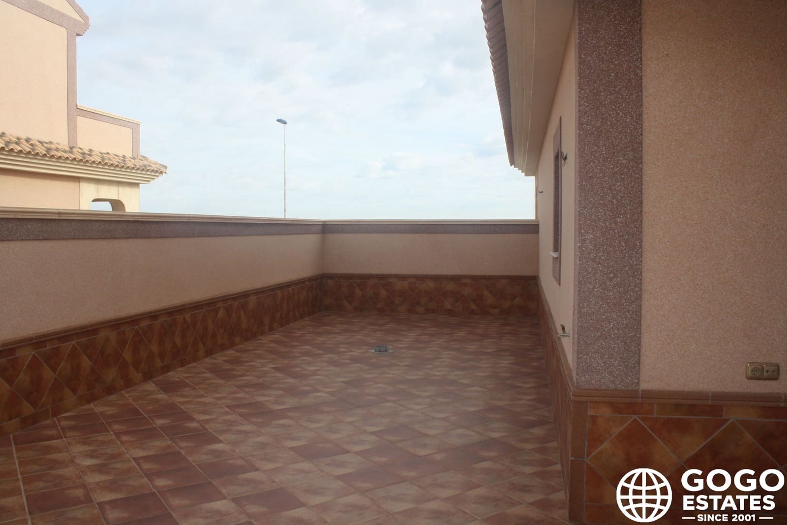 2 soverom Kjedet enebolig til salgs i Torrevieja med svømmebasseng garasje - € 330 000 (Ref: 9970912)