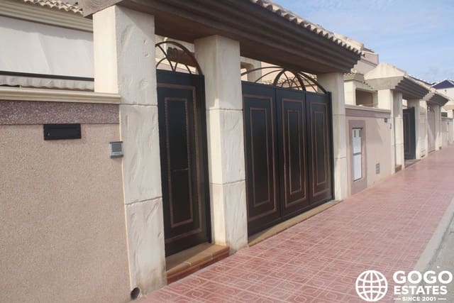 2 soverom Kjedet enebolig til salgs i Los Balcones - Los Altos, Torrevieja med svømmebasseng garasje - € 330 000 (Ref: 9970912)
