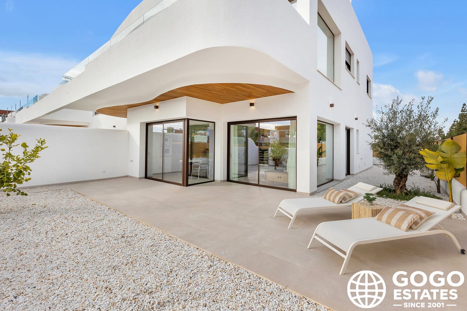 3 bedroom Villa for sale in Los Alcazares with pool - € 539,900 (Ref: 9970955)