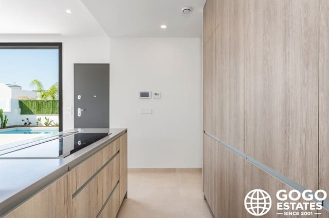 Chalet de 3 habitaciones en Ciudad, San Javier en venta con piscina garaje - 633.500 € (Ref: 9971024)
