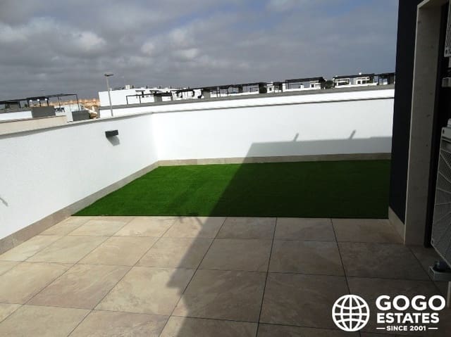 3 soverom Kjedet enebolig til salgs i Pilar de la Horadada ciudad, Pilar de la Horadada med svømmebasseng - € 425 000 (Ref: 9971029)
