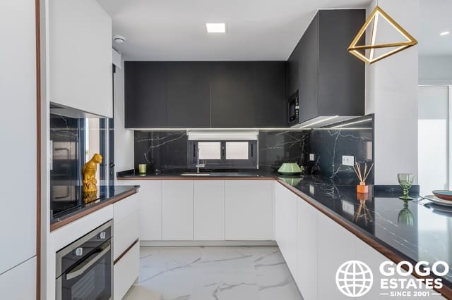 Bungalow de 3 habitaciones en San Miguel de Salinas en venta con piscina garaje - 415.000 € (Ref: 9971030)