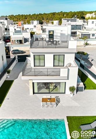 Chalet de 3 habitaciones en San Miguel de Salinas en venta - 1.000.000 € (Ref: 9971047)