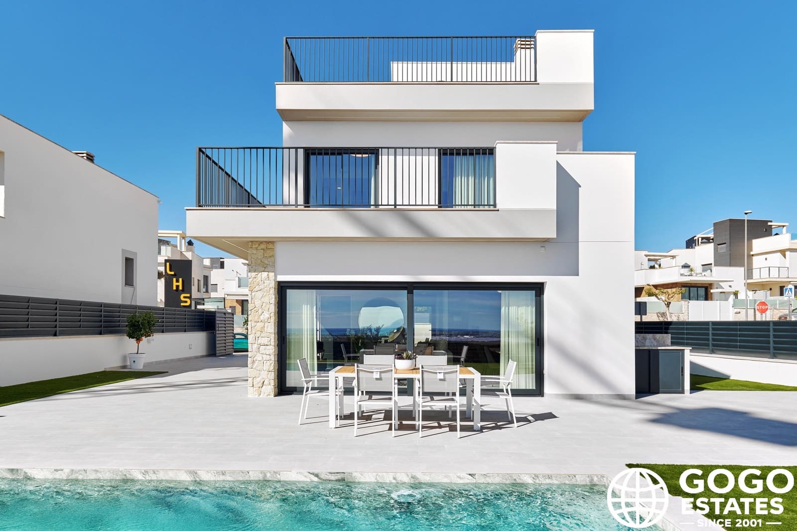 3 slaapkamer Villa te koop in San Miguel de Salinas - € 1.000.000 (Ref: 9971047)