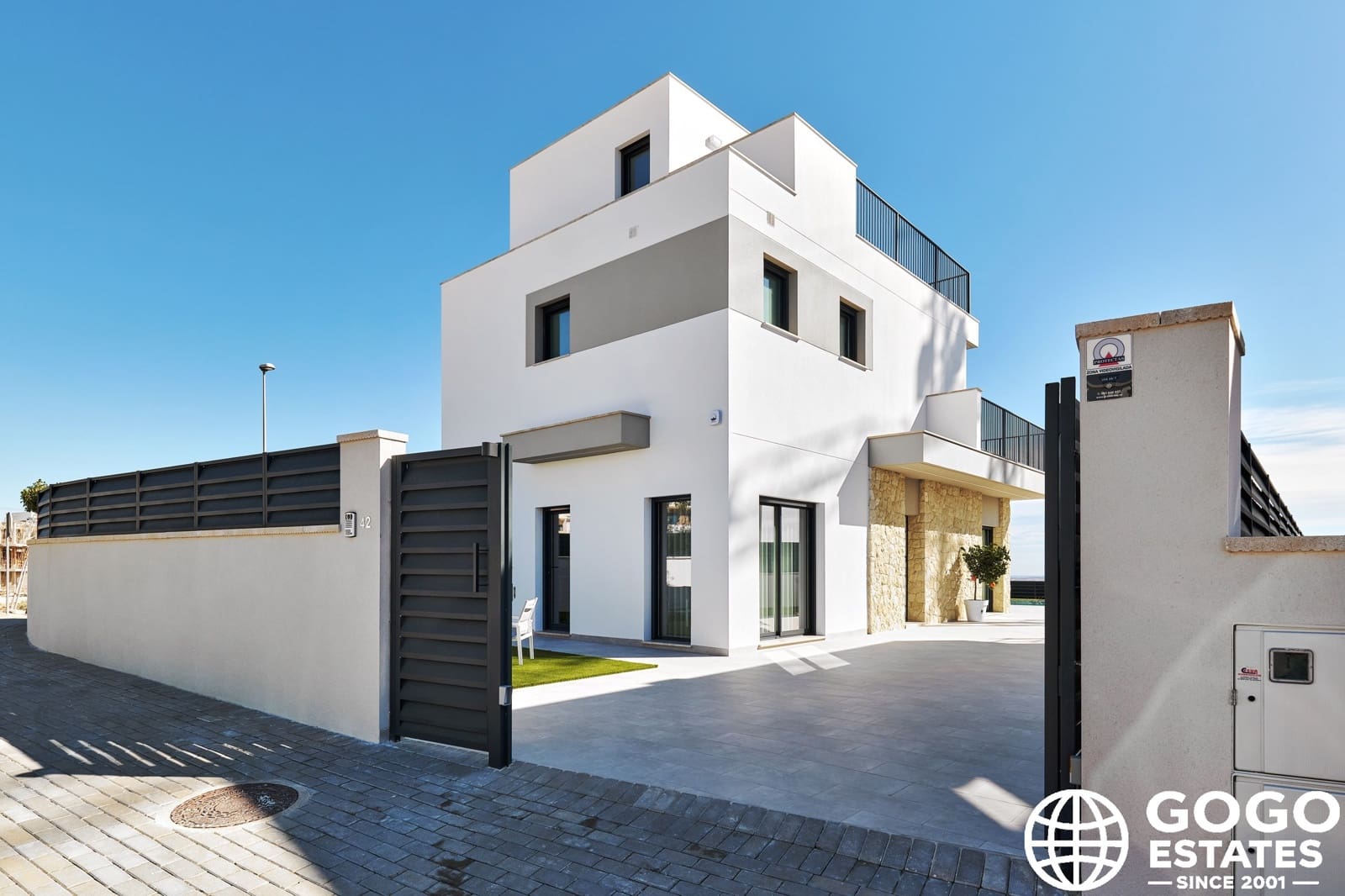 3 slaapkamer Villa te koop in San Miguel de Salinas - € 1.000.000 (Ref: 9971047)