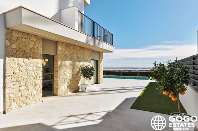 Chalet de 3 habitaciones en San Miguel de Salinas en venta - 1.000.000 € (Ref: 9971047)