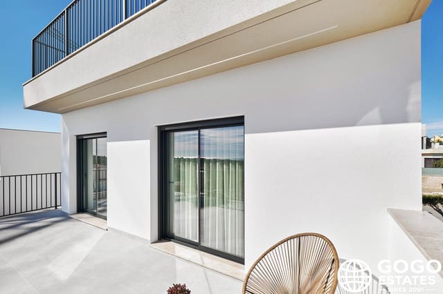 Chalet de 3 habitaciones en San Miguel de Salinas en venta - 1.000.000 € (Ref: 9971047)