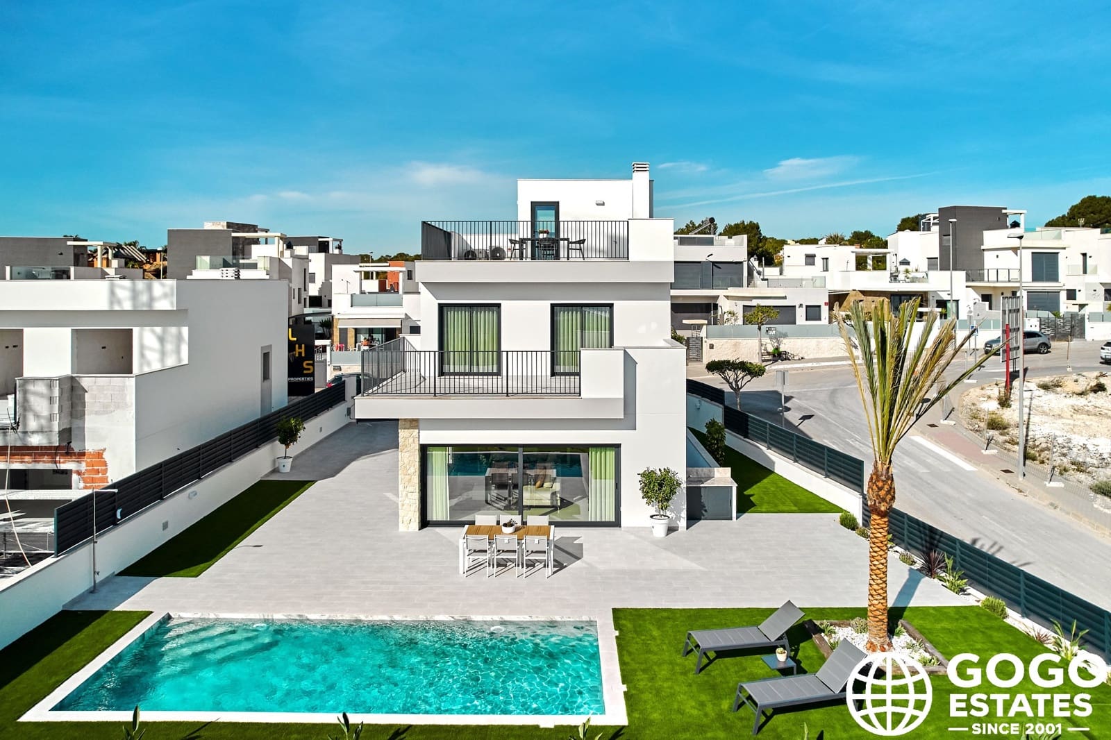 3 slaapkamer Villa te koop in San Miguel de Salinas - € 1.000.000 (Ref: 9971047)