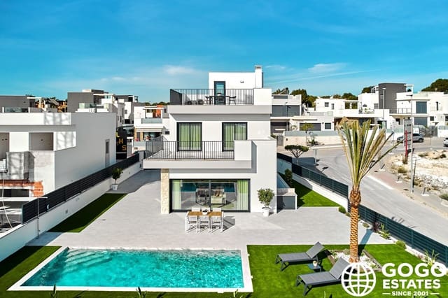 Chalet de 3 habitaciones en San Miguel de Salinas en venta - 1.000.000 € (Ref: 9971047)