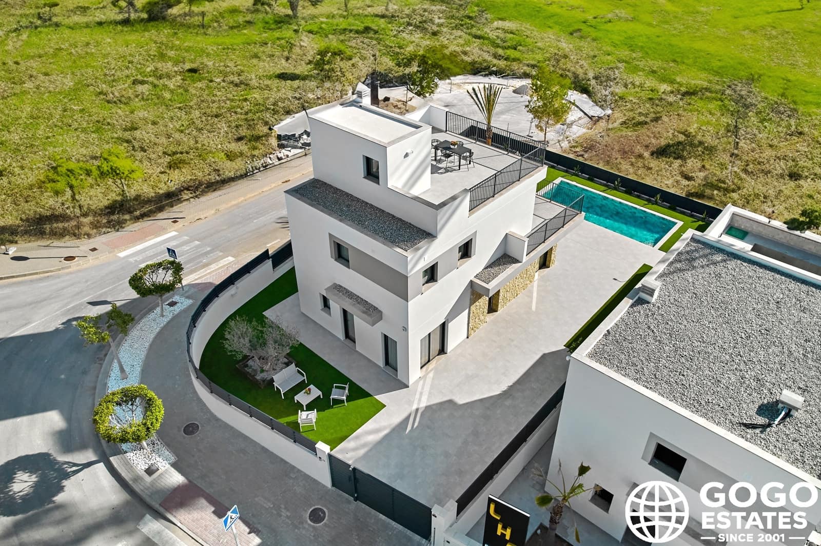 3 slaapkamer Villa te koop in San Miguel de Salinas - € 1.000.000 (Ref: 9971047)