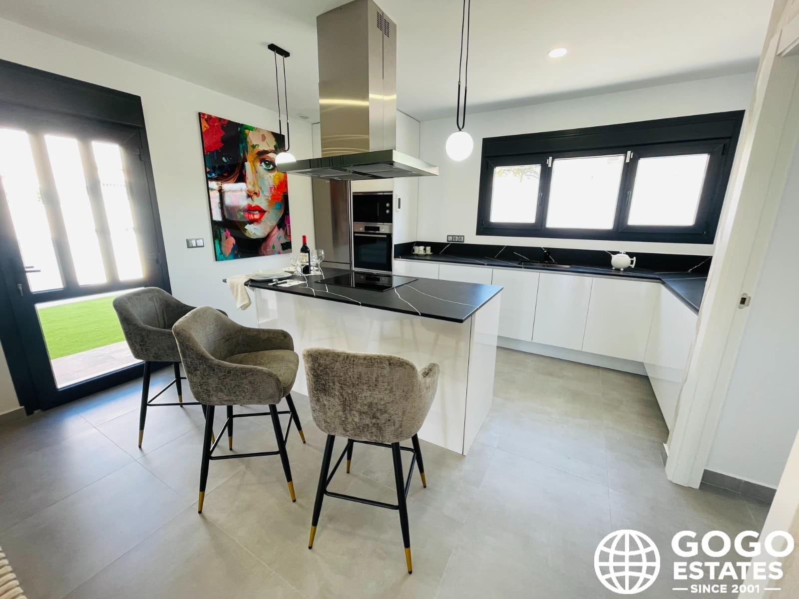 5 bedroom Villa for sale in Torrevieja with pool - € 1,200,000 (Ref: 9971049)