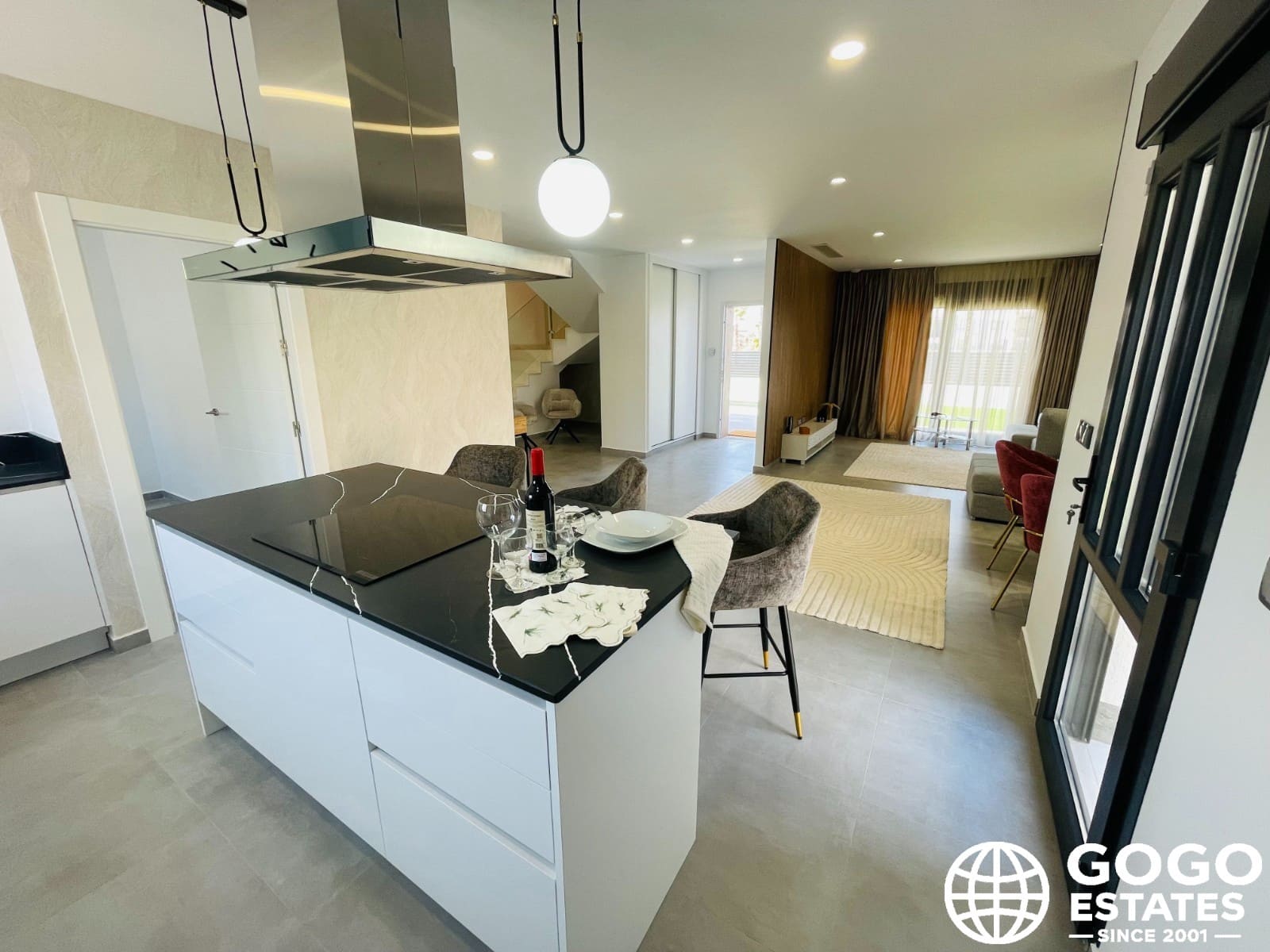 5 bedroom Villa for sale in Torrevieja with pool - € 1,200,000 (Ref: 9971049)