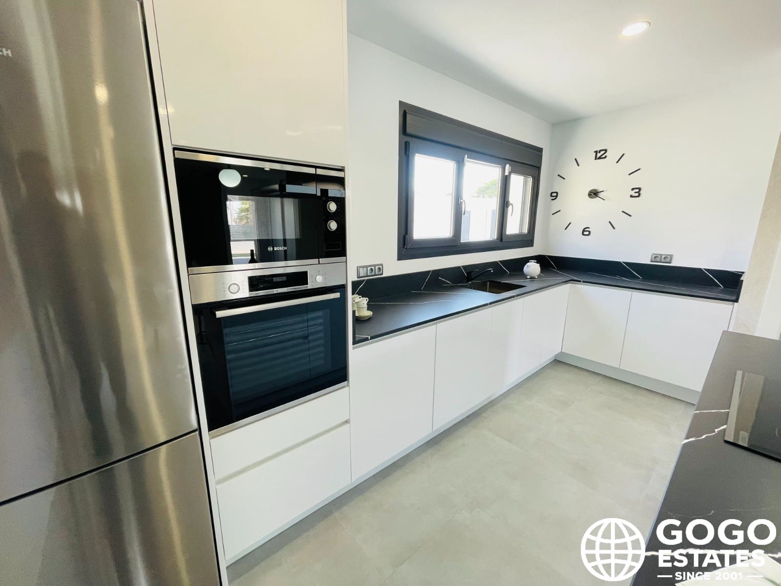5 bedroom Villa for sale in Torrevieja with pool - € 1,200,000 (Ref: 9971049)