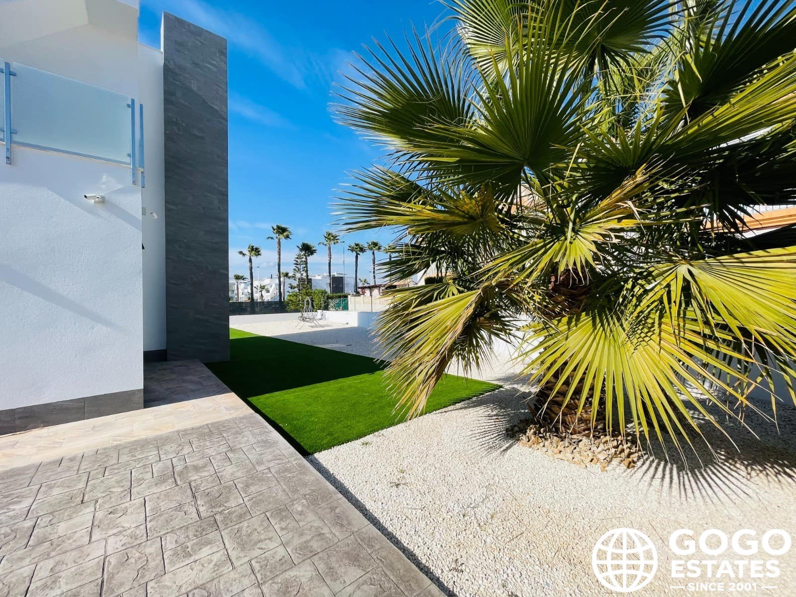5 bedroom Villa for sale in Torrevieja with pool - € 1,200,000 (Ref: 9971049)