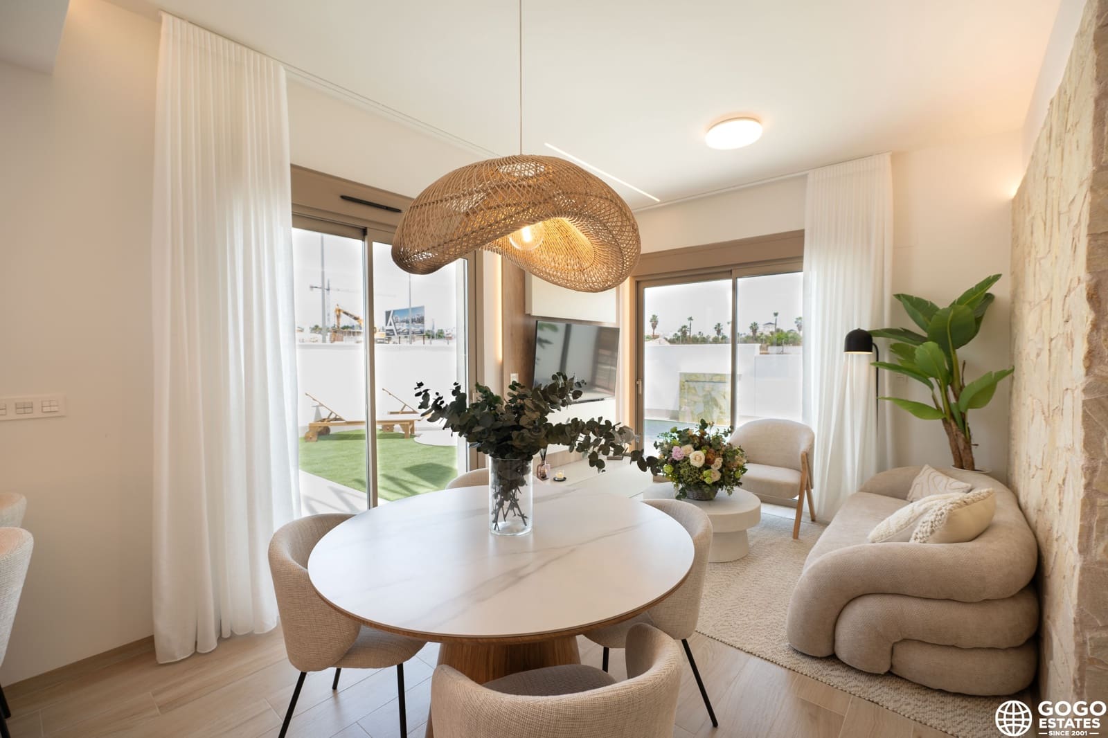 3 soverom Hus til salgs i Los Alcazares med svømmebasseng - € 469 000 (Ref: 9971053)