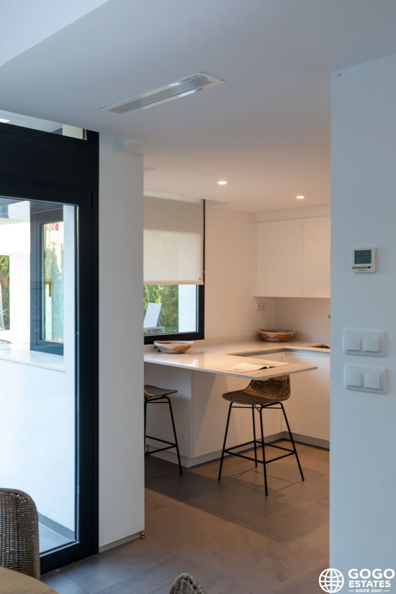 4 soverom Villa til salgs i Atamaria med garasje - € 840 000 (Ref: 9971067)