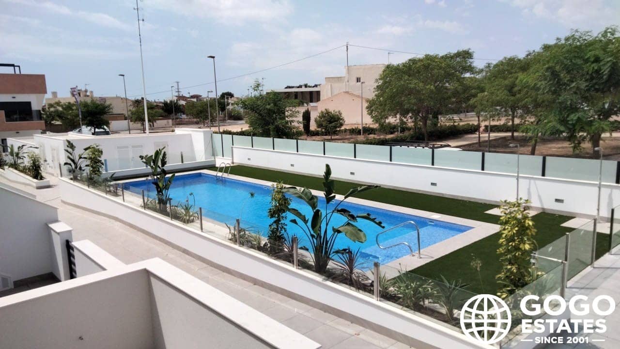 3 slaapkamer Bungalow te koop in Pilar de la Horadada met zwembad - € 305.000 (Ref: 9971076)