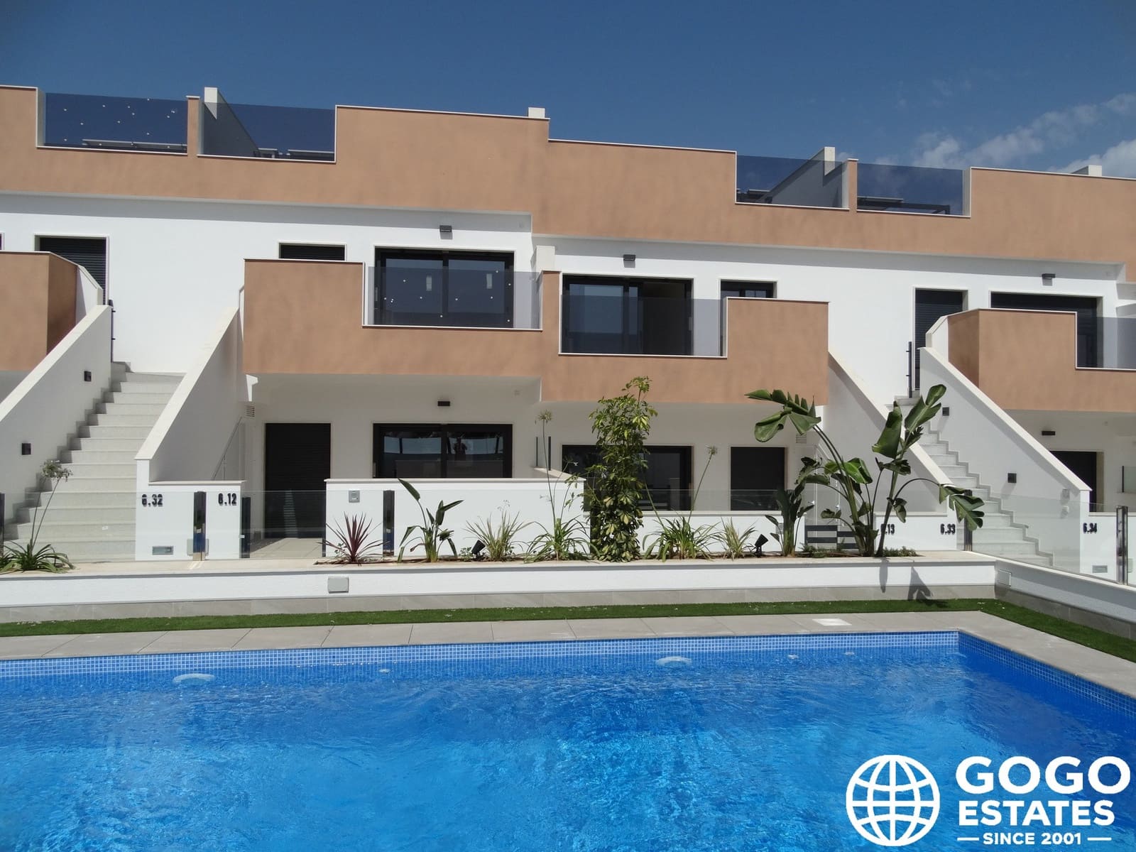 3 slaapkamer Bungalow te koop in Pilar de la Horadada met zwembad - € 305.000 (Ref: 9971076)