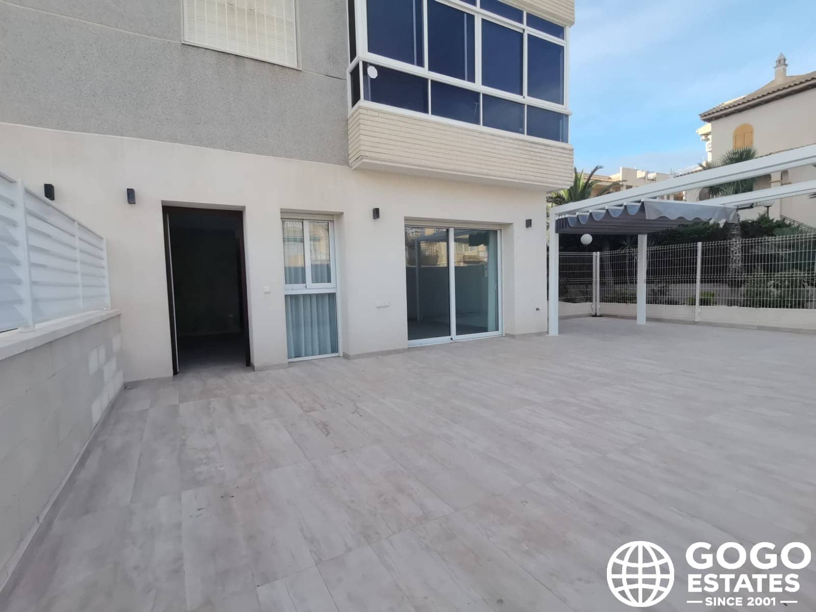 Apartamento de 3 habitaciones en Torrevieja en venta con piscina - 370.000 € (Ref: 9971095)