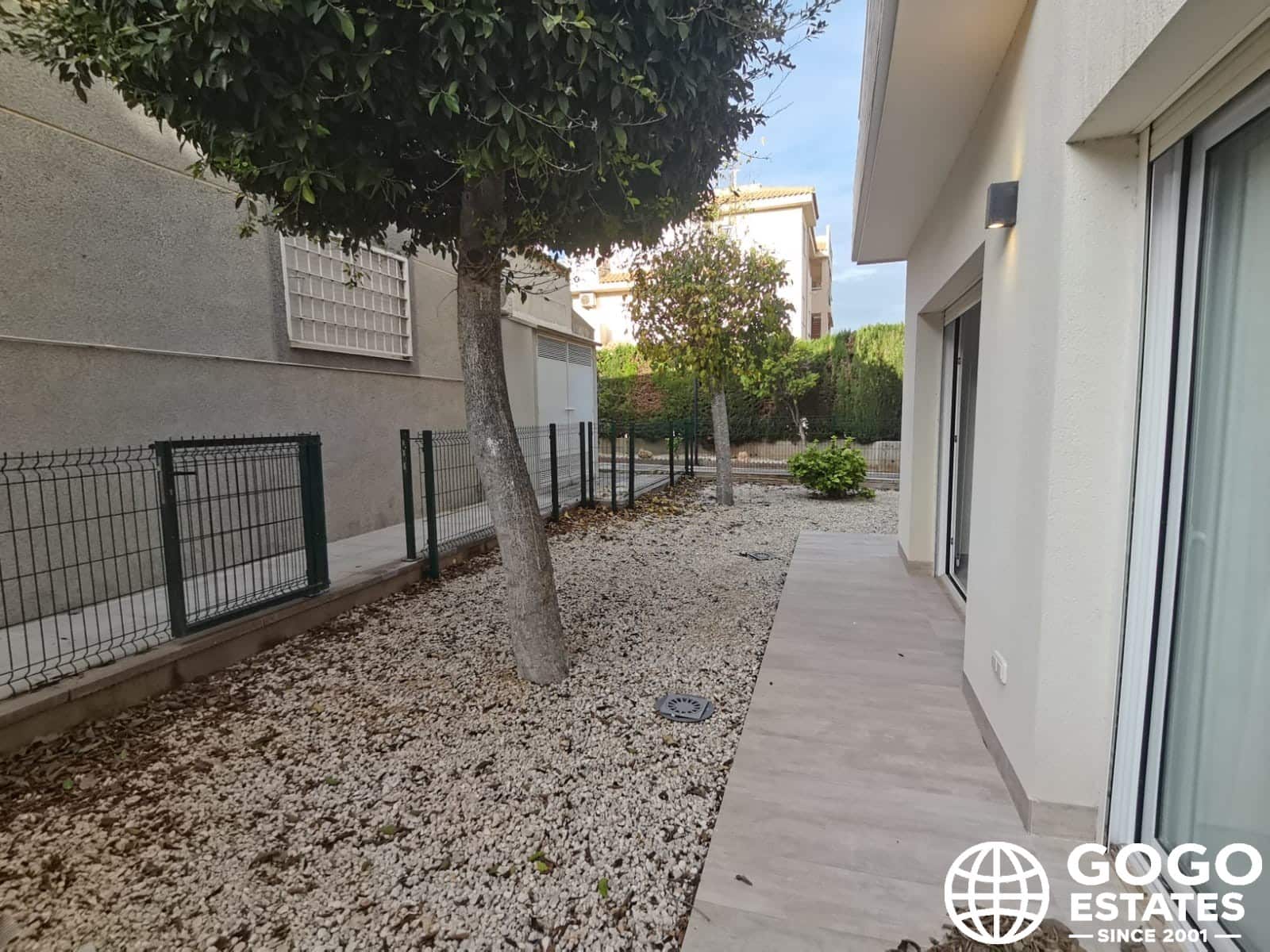 Apartamento de 3 habitaciones en Torrevieja en venta con piscina - 370.000 € (Ref: 9971095)