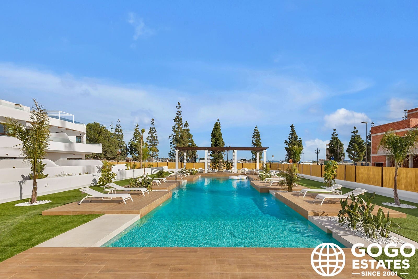 3 soveværelse Bungalow til salg i Los Alcazares med swimmingpool - € 399.900 (Ref: 9971174)