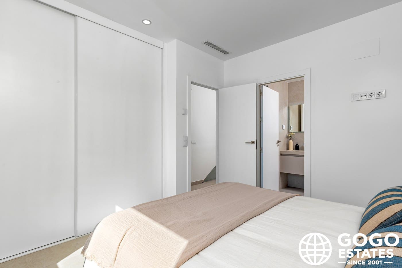 3 slaapkamer Villa te koop in Pilar de la Horadada met zwembad - € 559.900 (Ref: 9971175)