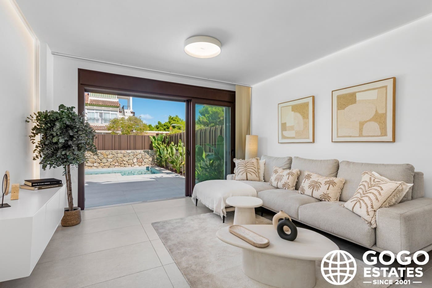 4 bedroom Villa for sale in Pilar de la Horadada with pool - € 729,900 (Ref: 9971176)