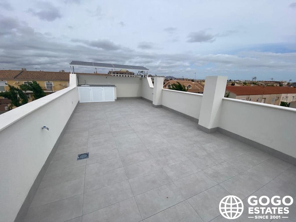 Chalet de 3 habitaciones en Los Alcázares en venta con piscina - 419.900 € (Ref: 9971181)