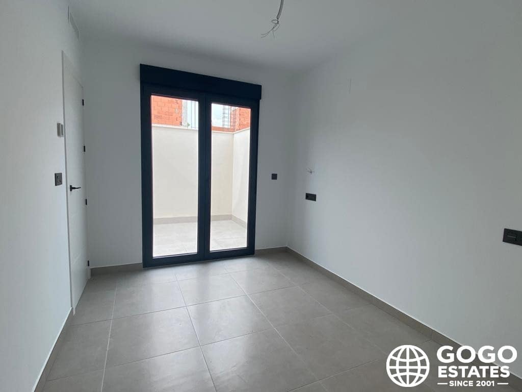 Chalet de 3 habitaciones en Los Alcázares en venta con piscina - 419.900 € (Ref: 9971181)