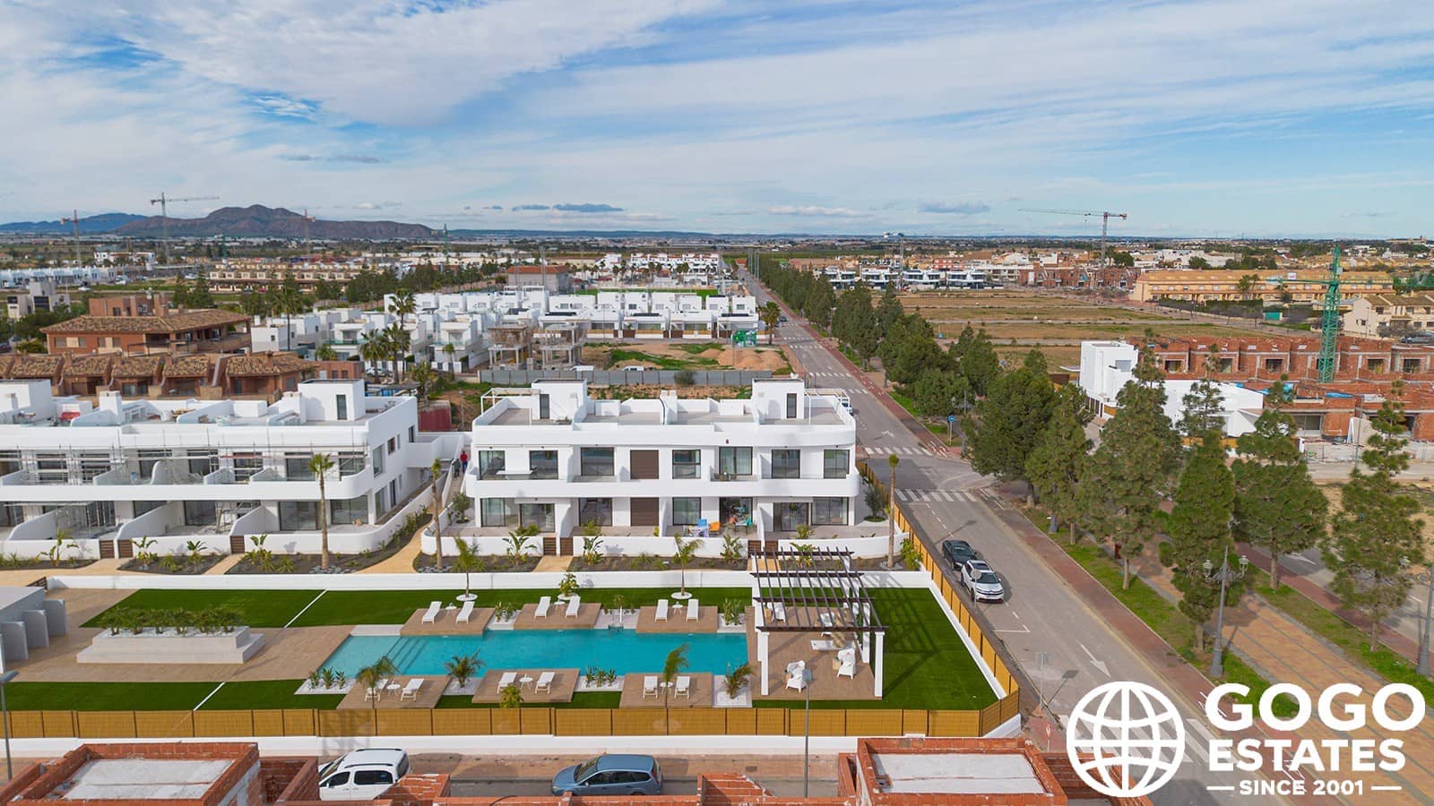 2 soveværelse Lejlighed til salg i Los Alcazares med swimmingpool - € 279.900 (Ref: 9971196)