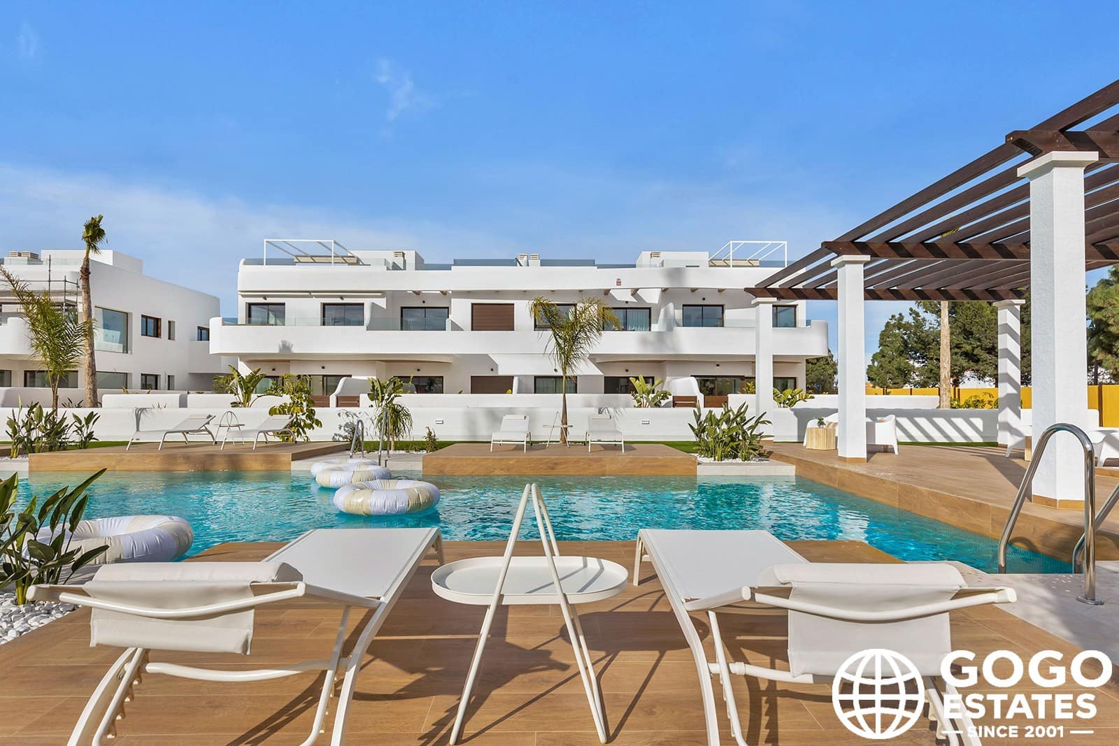 2 soveværelse Lejlighed til salg i Los Alcazares med swimmingpool - € 279.900 (Ref: 9971196)