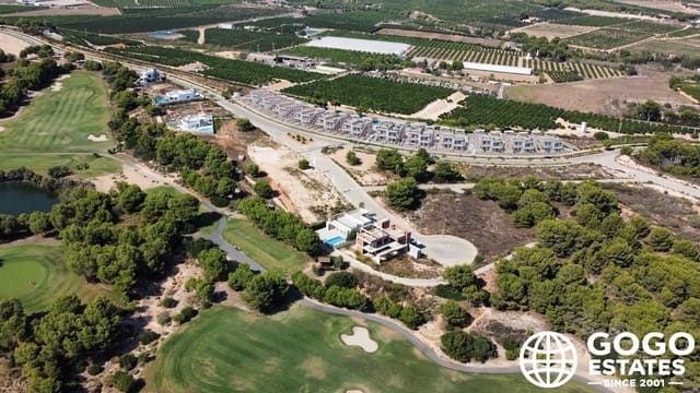 Bungalow de 3 habitaciones en Pinar de Campoverde, Pilar de la Horadada en venta con piscina - 299.900 € (Ref: 9971203)