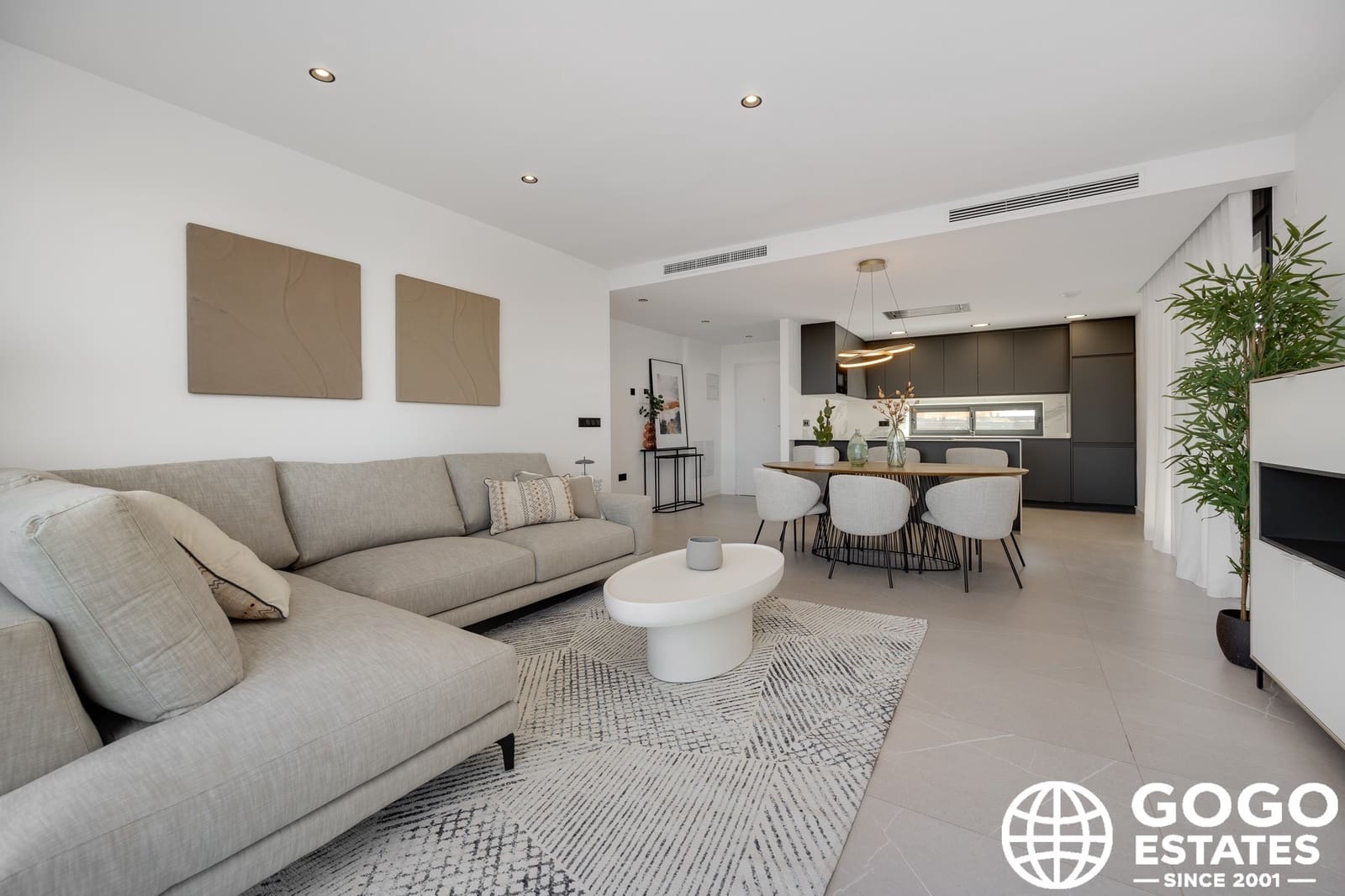 3 slaapkamer Villa te koop in Torrevieja met zwembad - € 585.000 (Ref: 9971226)