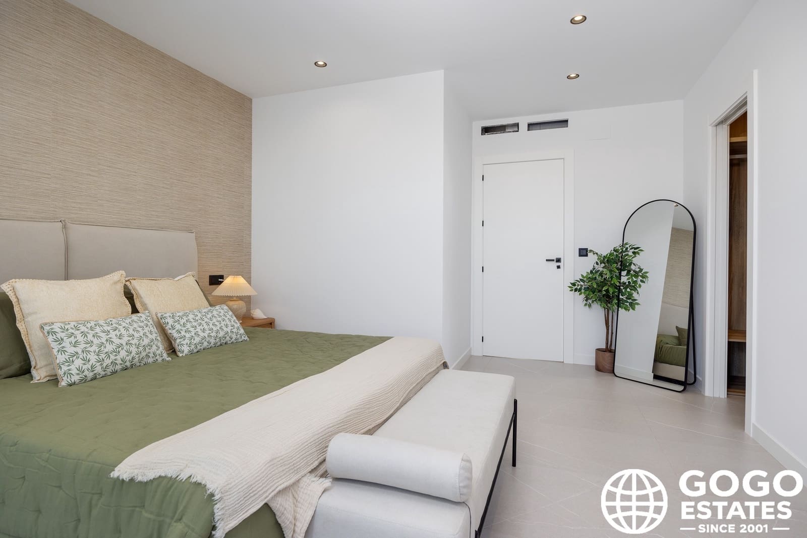 3 slaapkamer Villa te koop in Torrevieja met zwembad - € 585.000 (Ref: 9971226)
