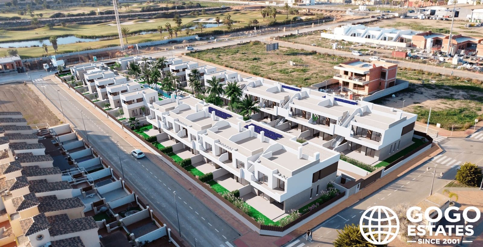 Chalet de 3 habitaciones en Los Alcázares en venta con piscina - 489.000 € (Ref: 9971251)