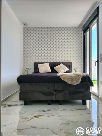 3 soverom Villa til salgs i Pinar de Campoverde, Pilar de la Horadada med svømmebasseng garasje - € 460 000 (Ref: 9971269)