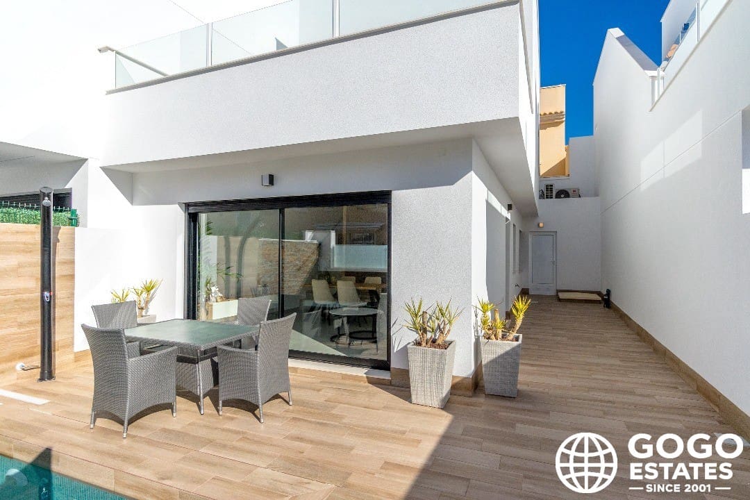 3 chambre Villa/Maison Mitoyenne à vendre à San Pedro del Pinatar avec piscine garage - 380 000 € (Ref: 9971317)