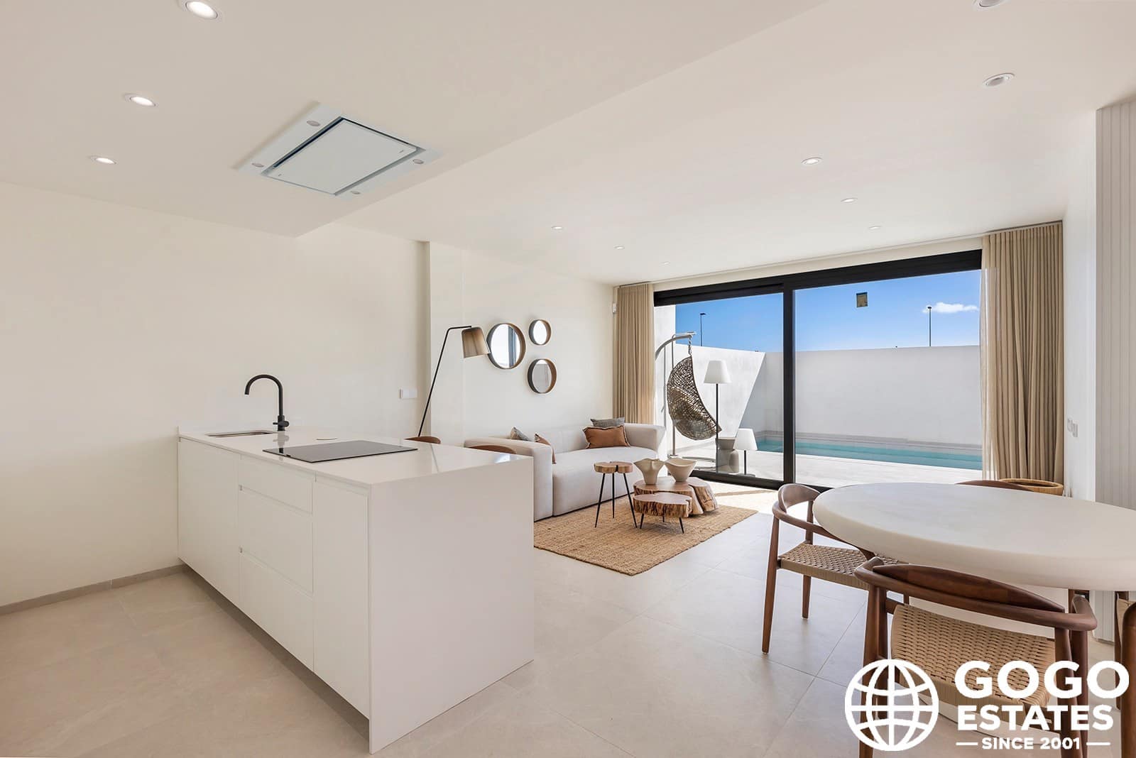 Chalet de 3 habitaciones en Los Alcázares en venta con piscina - 489.000 € (Ref: 9971352)